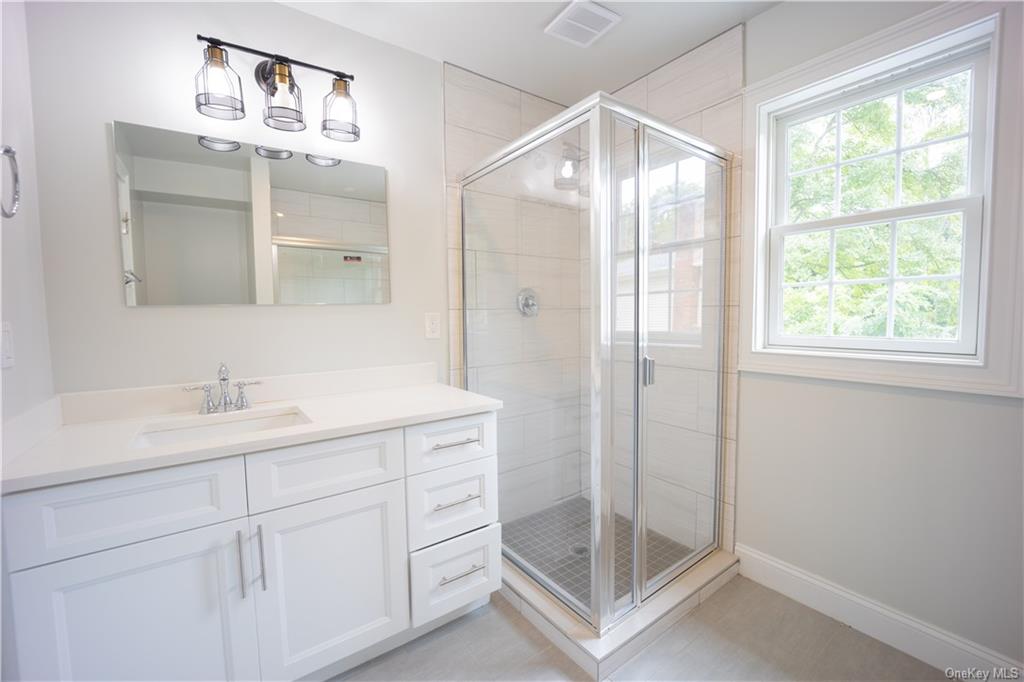 New Rochelle, New York, 10804, United States, 5 Bedrooms Bedrooms, ,5 BathroomsBathrooms,Residential,For Sale,1983034