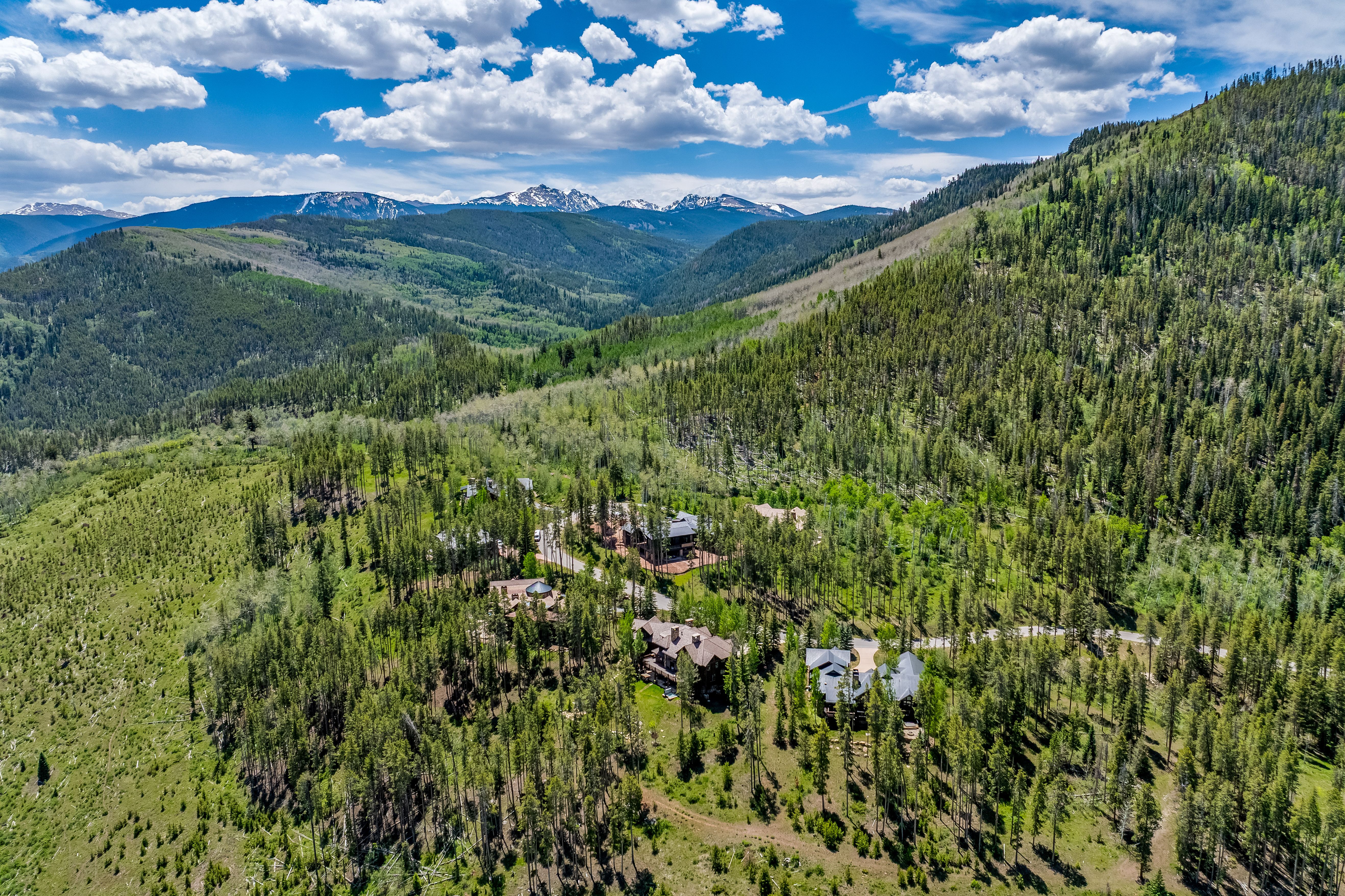  317 Elk Woods is the Kind of Mountain Estate that Earns its Setting - 物件實景