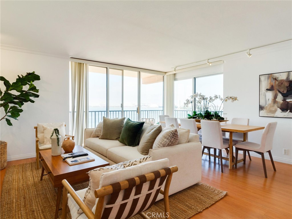 Long Beach, California, 90802, United States, 2 Bedrooms Bedrooms, ,Residential,For Sale,1905979