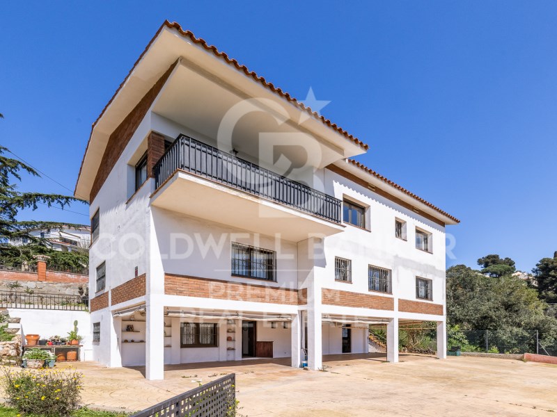 Sant Cugat del Vallès, Catalonia, ES, 5 Bedrooms Bedrooms, ,2 BathroomsBathrooms,Residential,For Sale,1759701