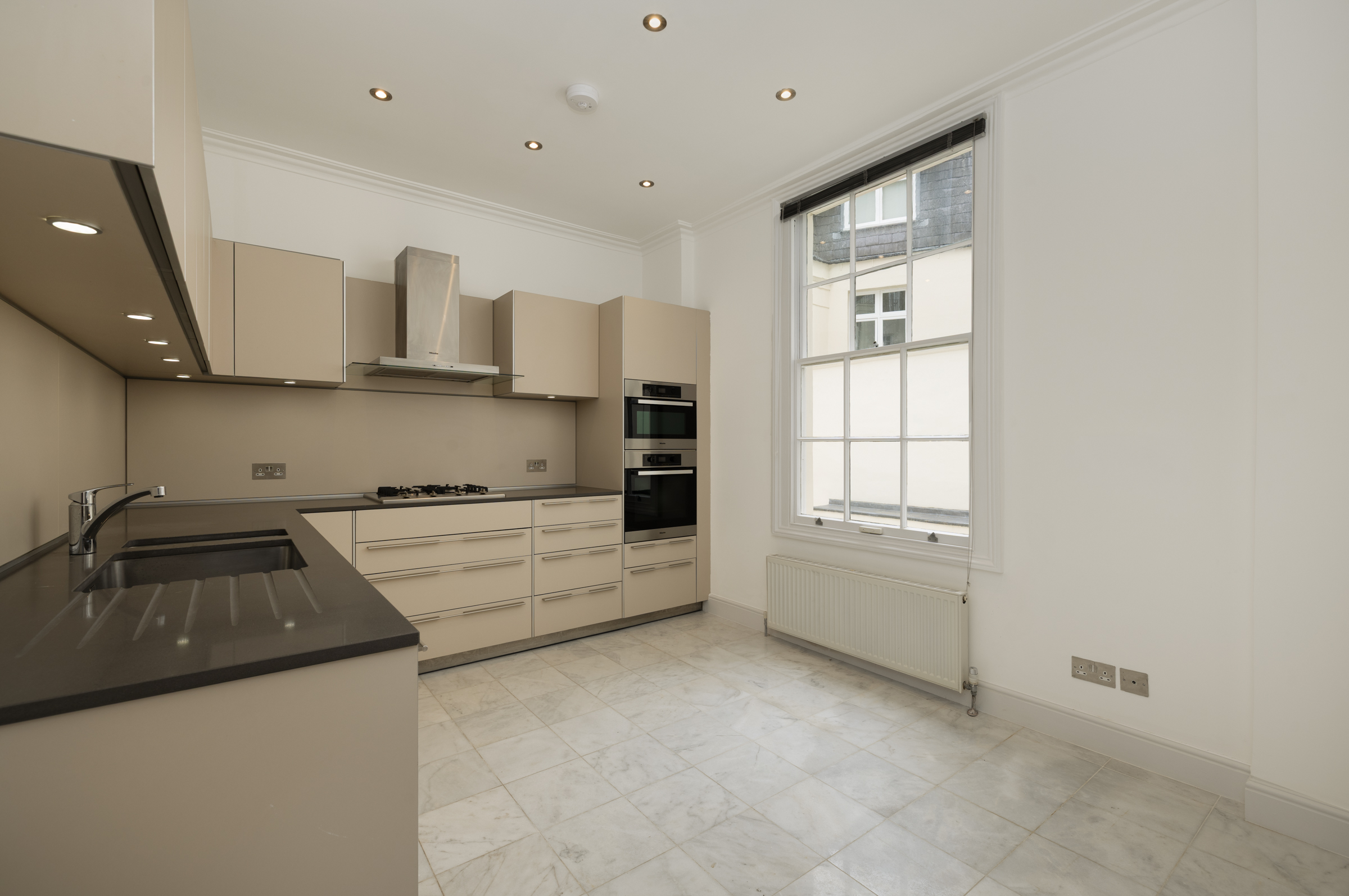  A Grand Garden Apartment on Eaton Place - 物件實景
