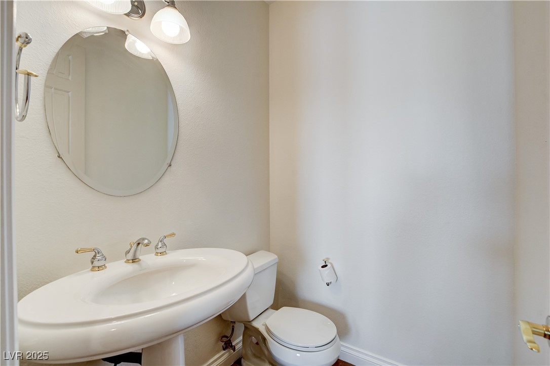 Henderson, Nevada, 89052, United States, 5 Bedrooms Bedrooms, ,4 BathroomsBathrooms,Residential,For Sale,1989374