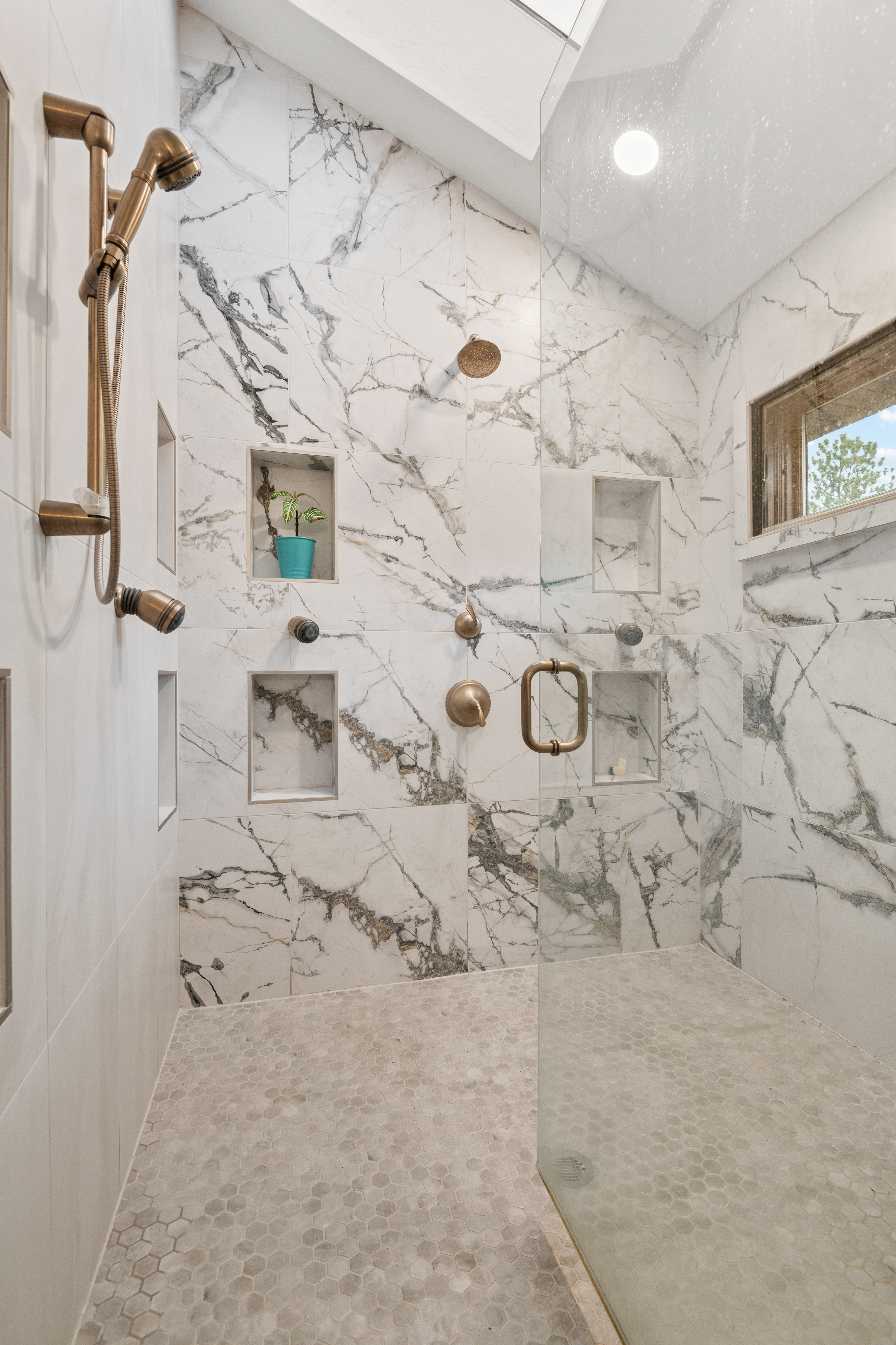  Discover the Pinnacle of Mountain Living at This Meticulously Reimagined Estate - 物件實景