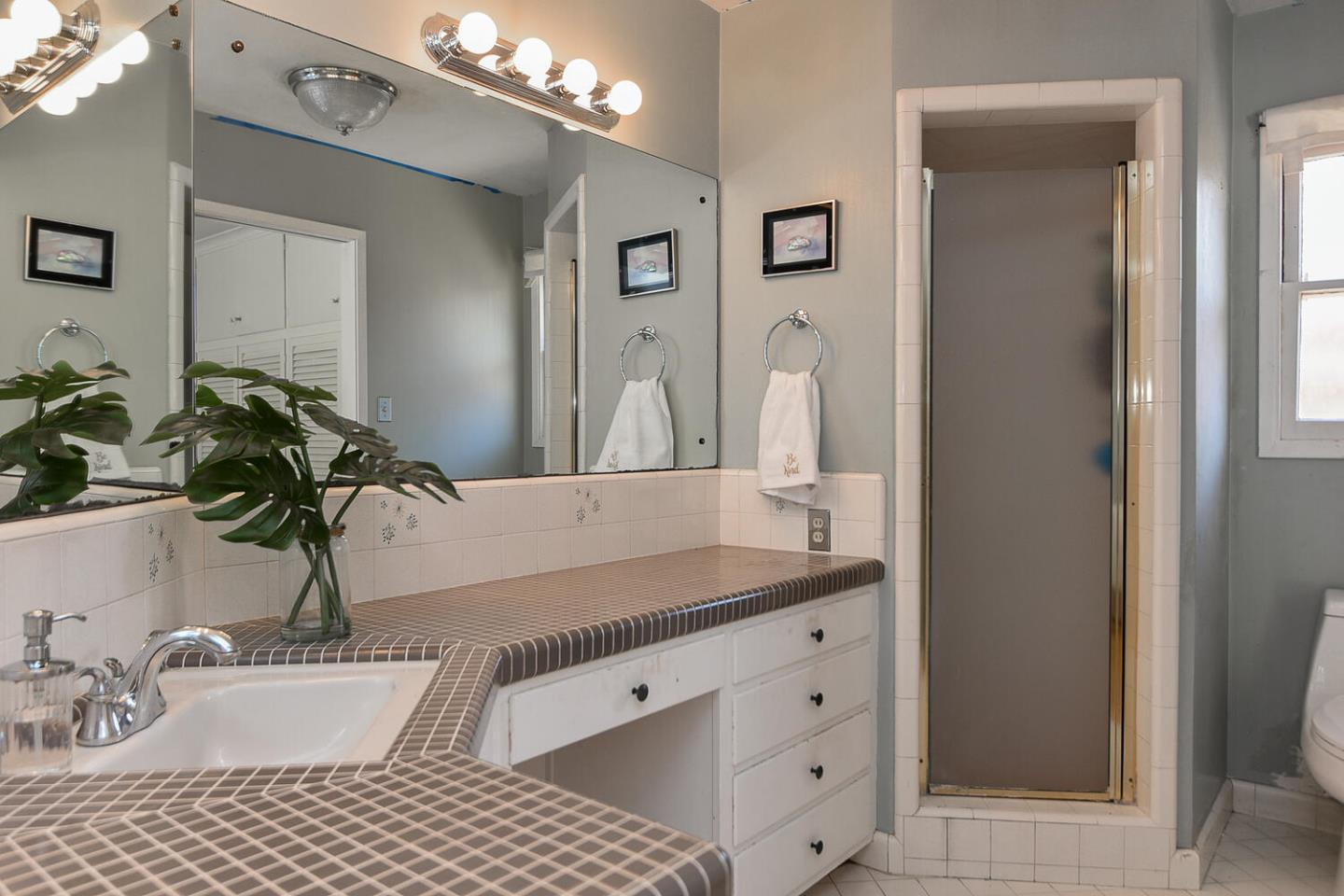 San Jose - Willow Glen, California, 95125, United States, 3 Bedrooms Bedrooms, ,2 BathroomsBathrooms,Residential,For Sale,1740132