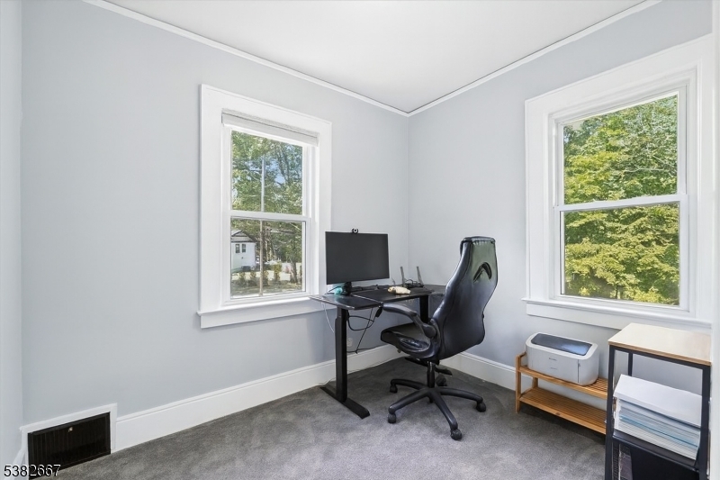 Livingston Twp., New Jersey, 07039, United States, 3 Bedrooms Bedrooms, ,2 BathroomsBathrooms,Residential,For Sale,1940708