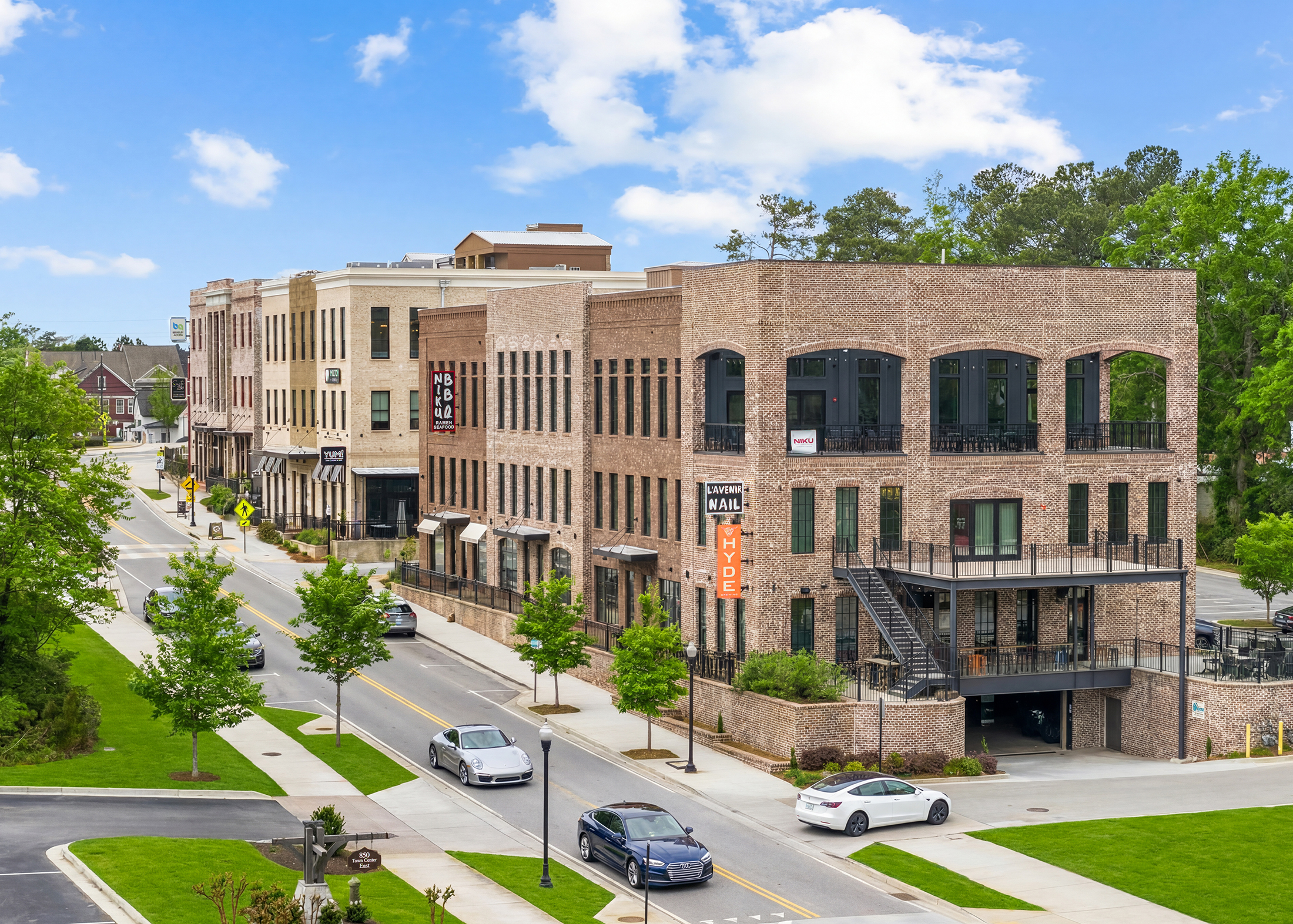  Beautifully Appointed Three-story Townhome - 物件實景