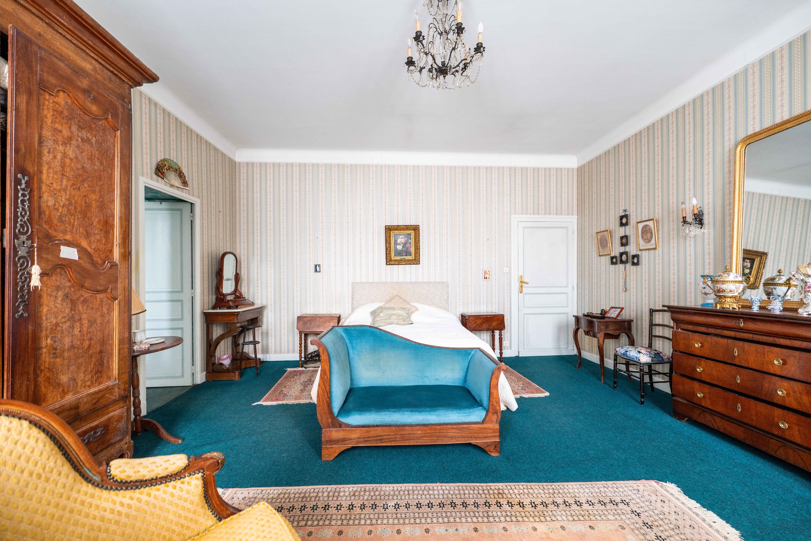  TOWNHOUSE IN THE HEART OF ST PIERRE D
