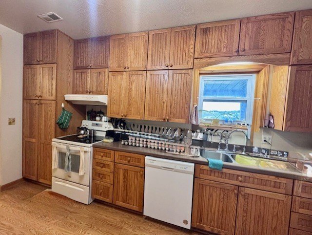 Greenville, Kentucky, 42345, United States, 4 Bedrooms Bedrooms, ,2 BathroomsBathrooms,Residential,For Sale,1939164