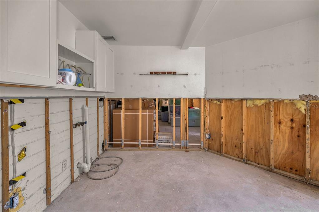 St Petersburg, Florida, 33707, United States, 2 Bedrooms Bedrooms, ,2 BathroomsBathrooms,Residential,For Sale,1926167