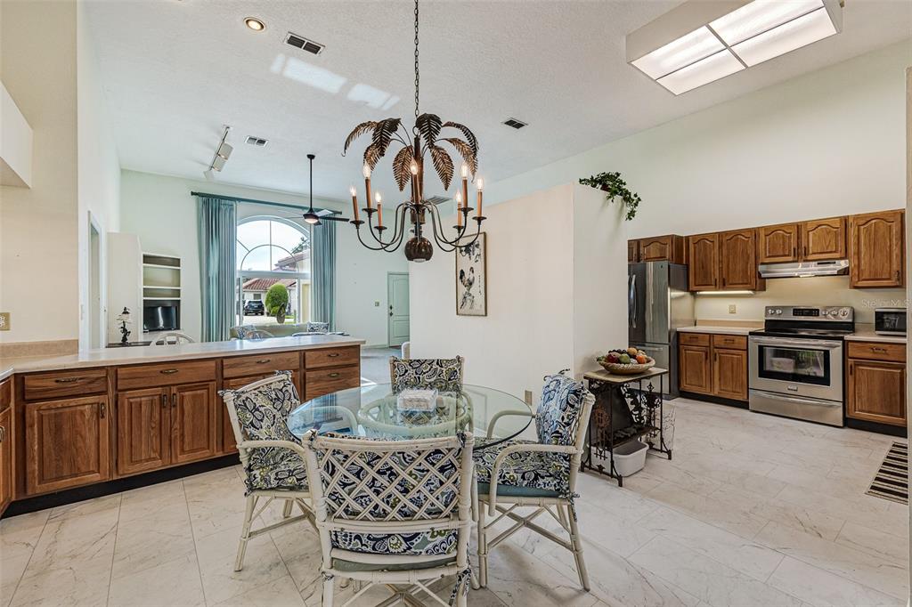 Lake Wales, Florida, 33898, United States, 2 Bedrooms Bedrooms, ,4 BathroomsBathrooms,Residential,For Sale,1908279
