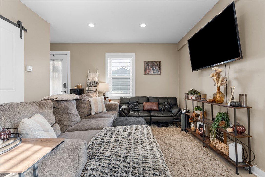 Lawrenceville, Pennsylvania, 15201, United States, ,Residential,For Sale,1988380