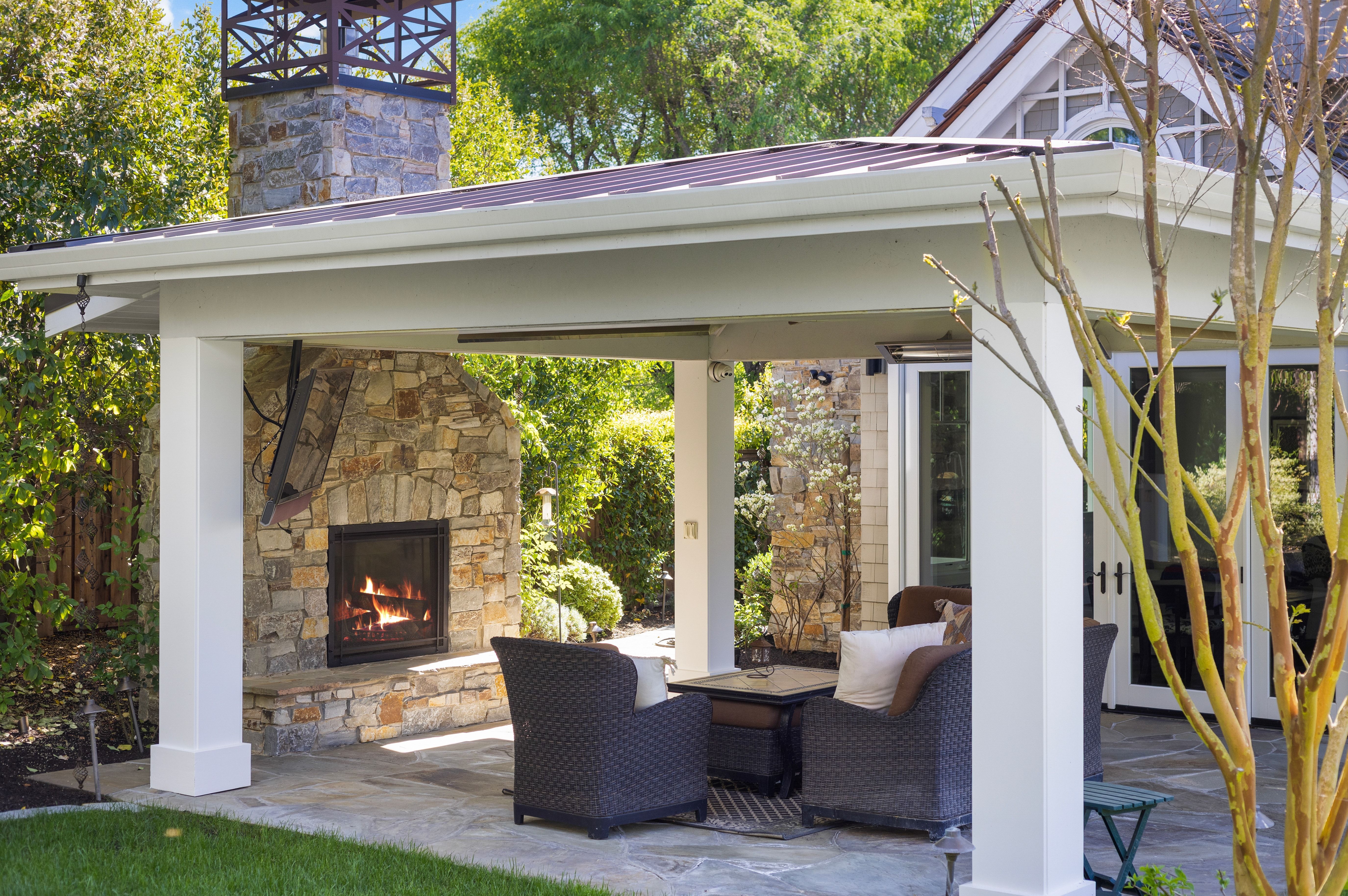  A Private One-Acre Compound Defined by Craftsmanship, Scale and Resort Living - 物件實景