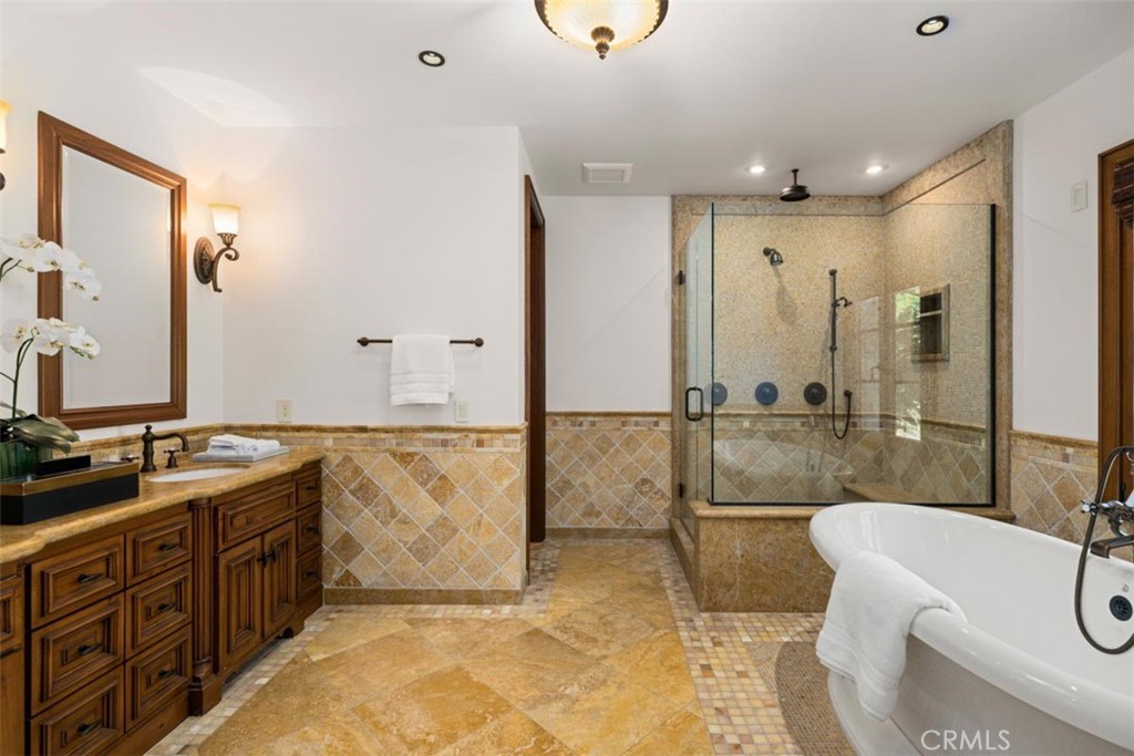Irvine, California, 92603, United States, 6 Bedrooms Bedrooms, ,8 BathroomsBathrooms,Residential,For Sale,1840658