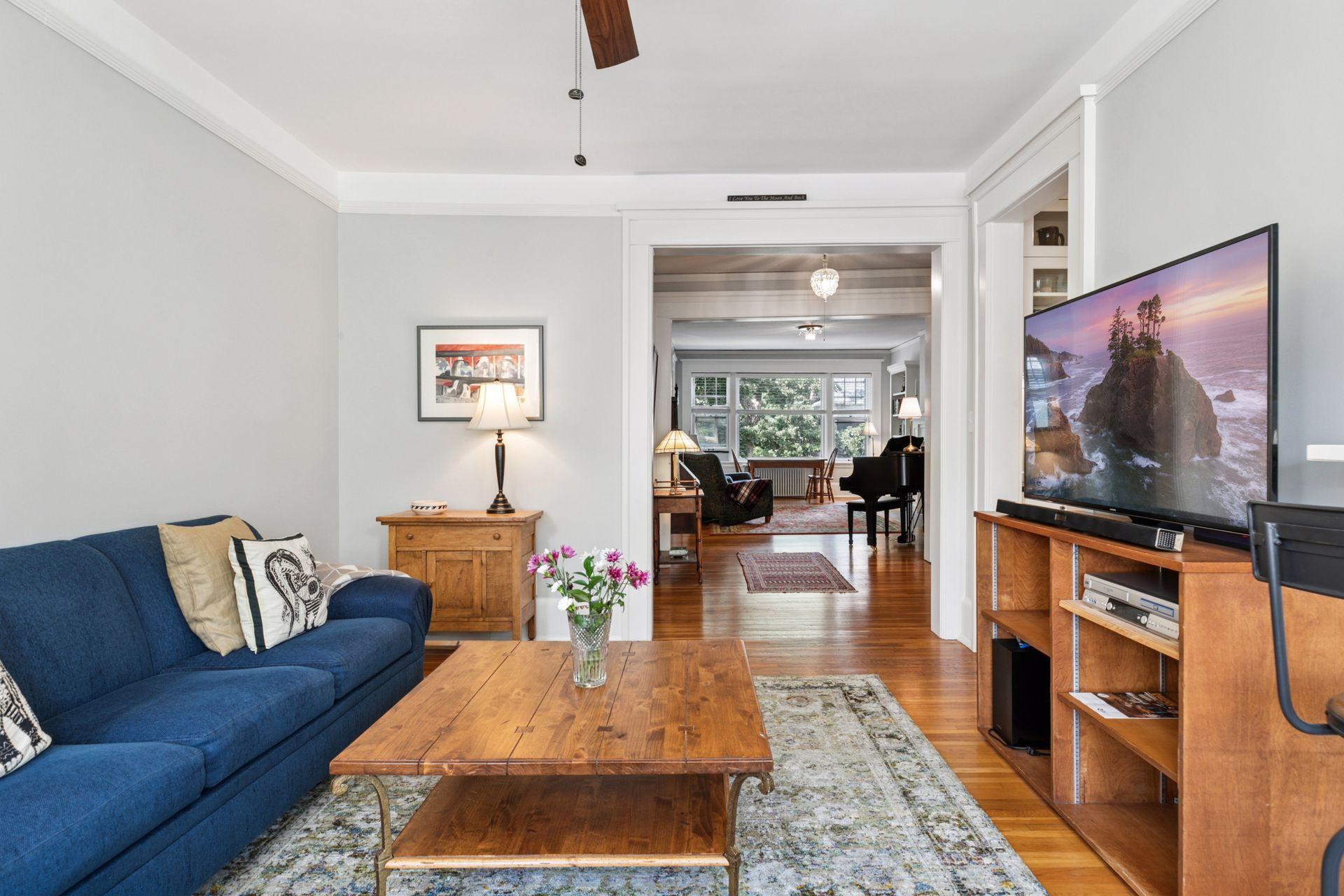 Saint Paul, Minnesota, 55102, United States, 3 Bedrooms Bedrooms, ,1 BathroomBathrooms,Residential,For Sale,1940407