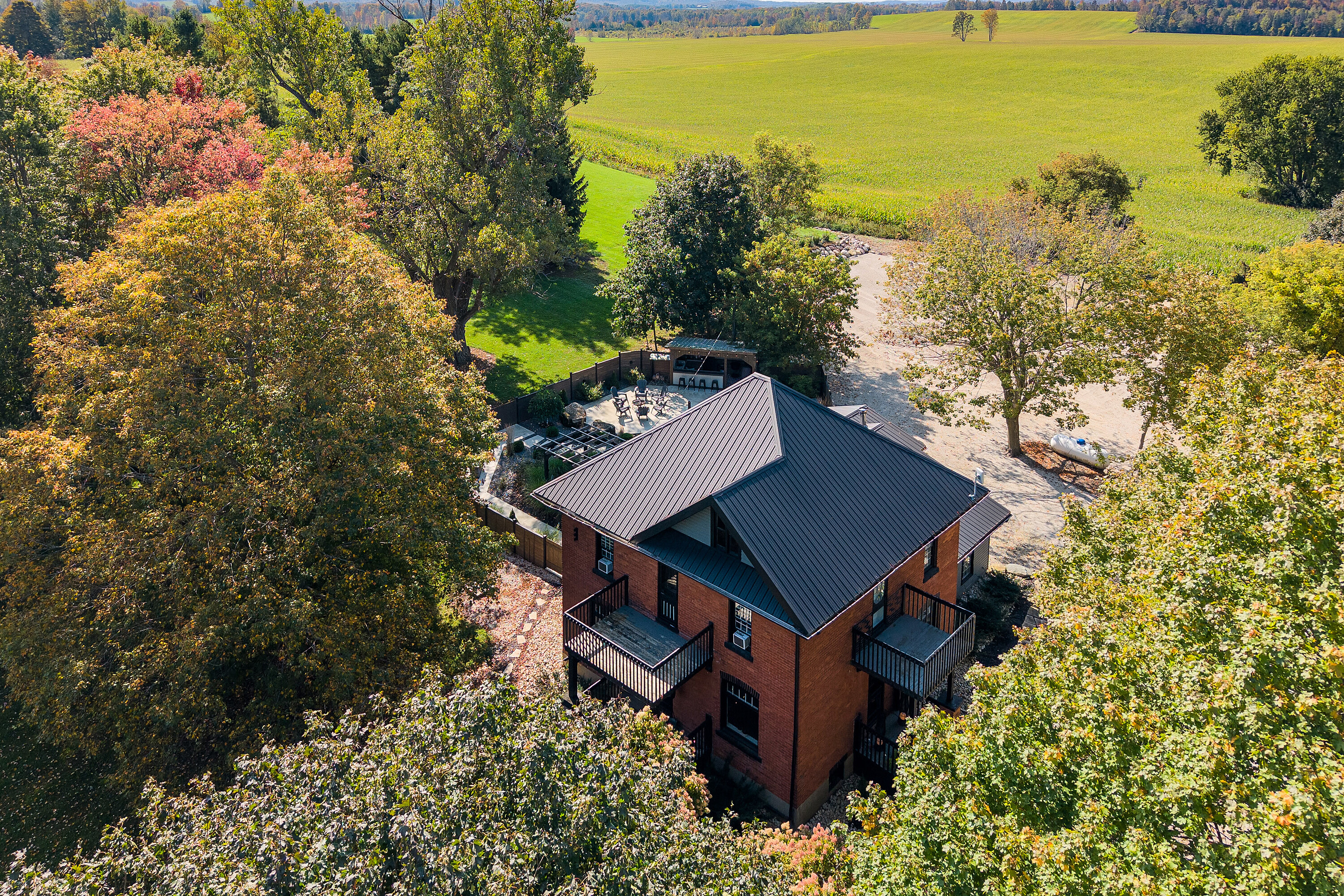  Charming Century Home - 物件實景