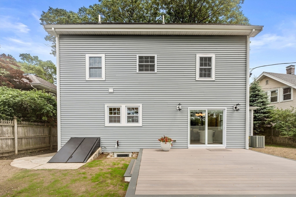 Quincy, Massachusetts, 02169, United States, 4 Bedrooms Bedrooms, ,3 BathroomsBathrooms,Residential,For Sale,1932298