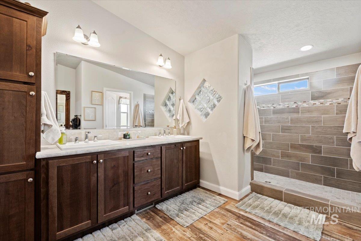 Boise, Idaho, 83716, United States, 4 Bedrooms Bedrooms, ,2 BathroomsBathrooms,Residential,For Sale,1990329