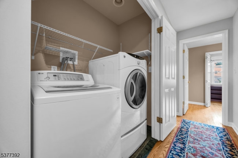 Chatham Twp., New Jersey, 07928, United States, 4 Bedrooms Bedrooms, ,3 BathroomsBathrooms,Residential,For Sale,1926166