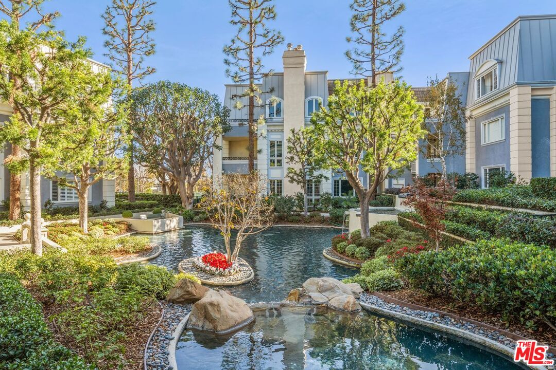 Los Angeles, California, 90067, United States, 3 Bedrooms Bedrooms, ,5 BathroomsBathrooms,Residential,For Sale,1924921