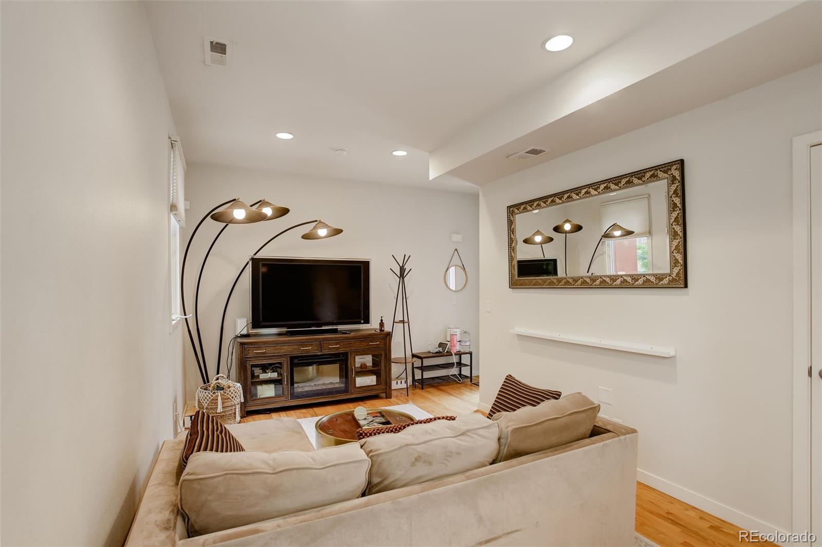 Denver, Colorado, 80205, United States, 2 Bedrooms Bedrooms, ,1 BathroomBathrooms,Residential,For Sale,1849000