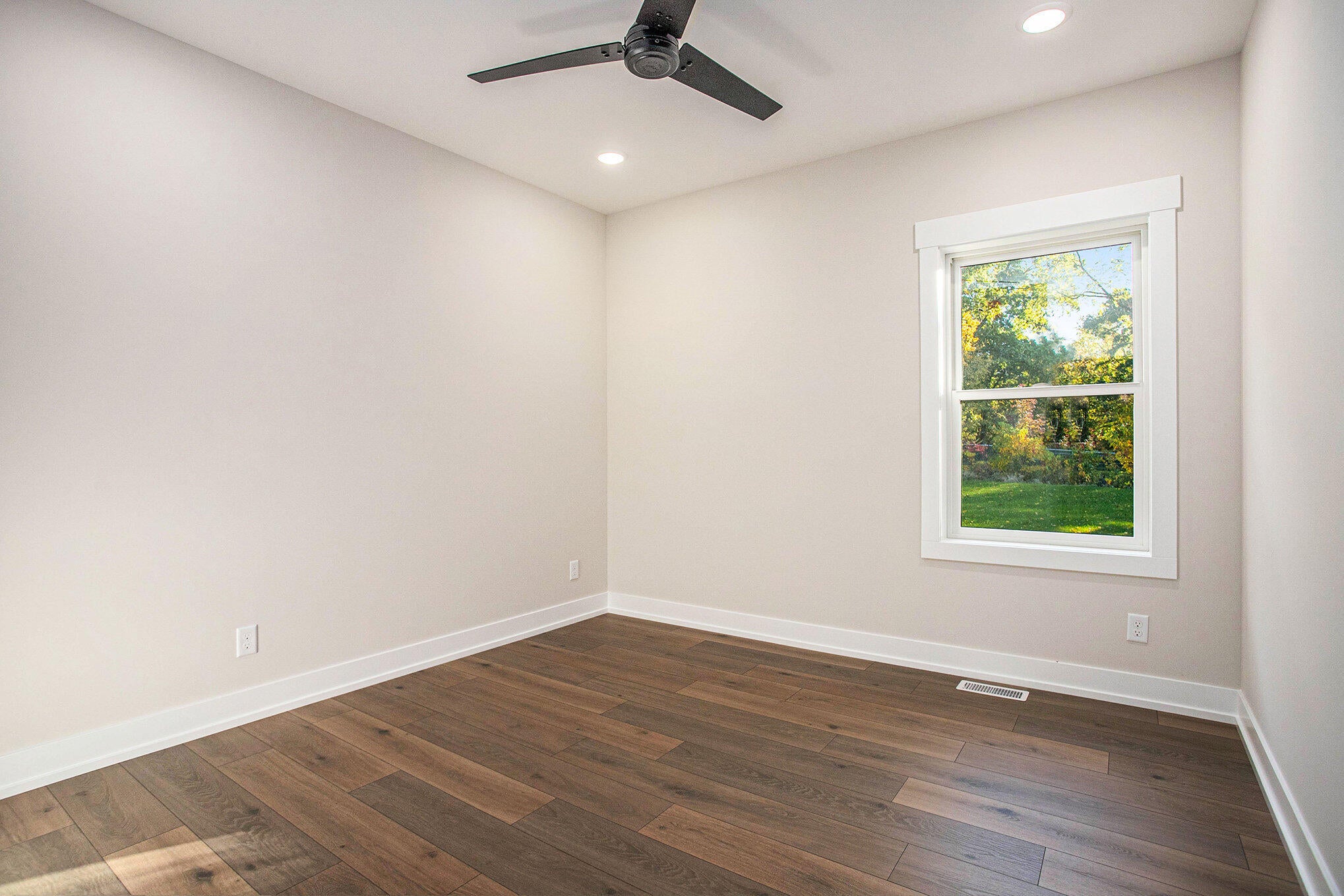 Kalamazoo, Michigan, 49009, United States, 3 Bedrooms Bedrooms, ,2 BathroomsBathrooms,Residential,For Sale,1984437