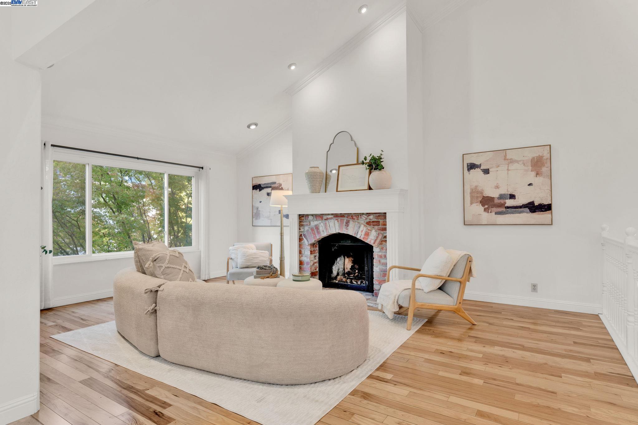 Pleasant Hill, California, 94523, United States, 4 Bedrooms Bedrooms, ,2 BathroomsBathrooms,Residential,For Sale,1991130