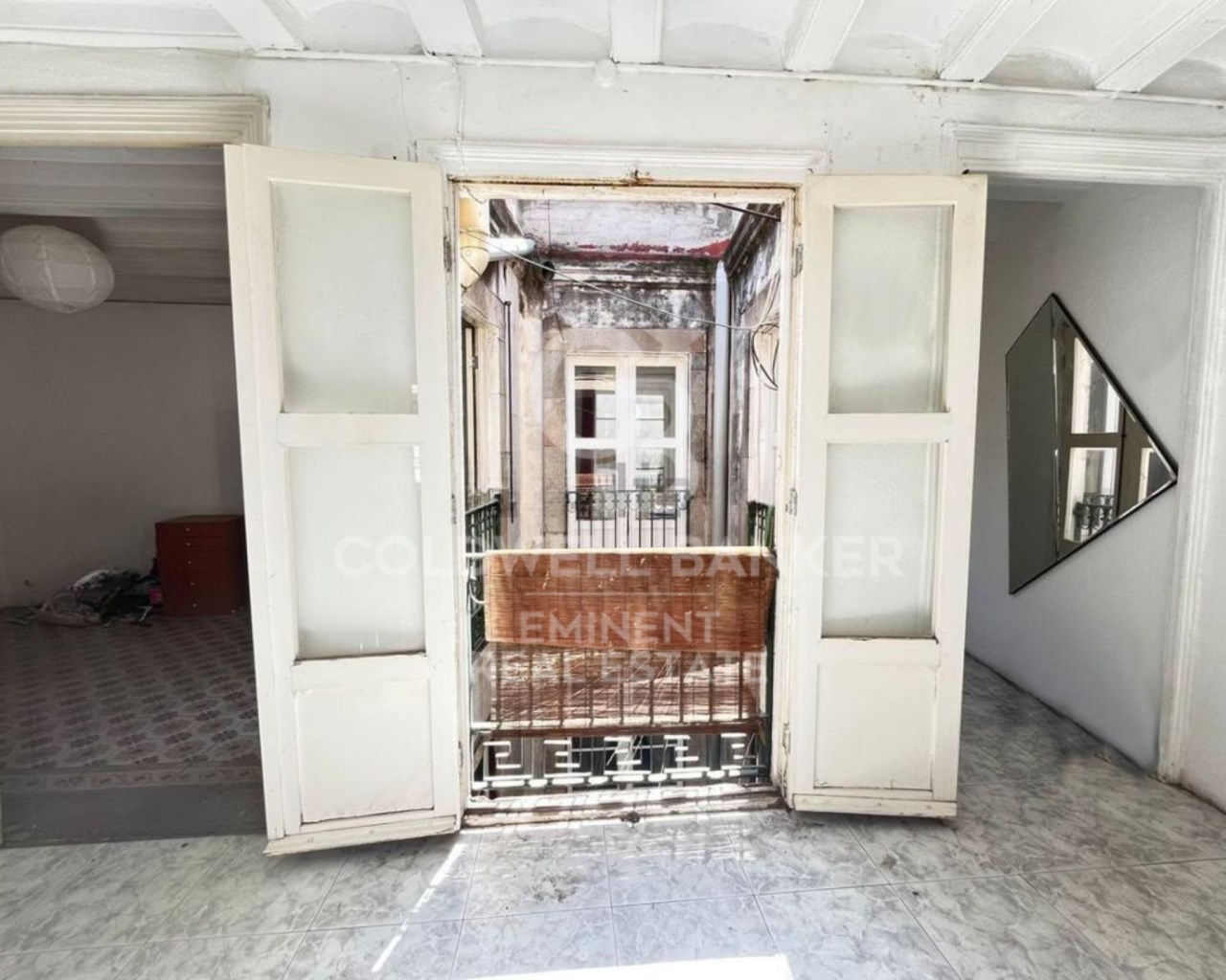 Barcelona, Catalonia, ES, 4 Bedrooms Bedrooms, ,2 BathroomsBathrooms,Residential,For Sale,1838974