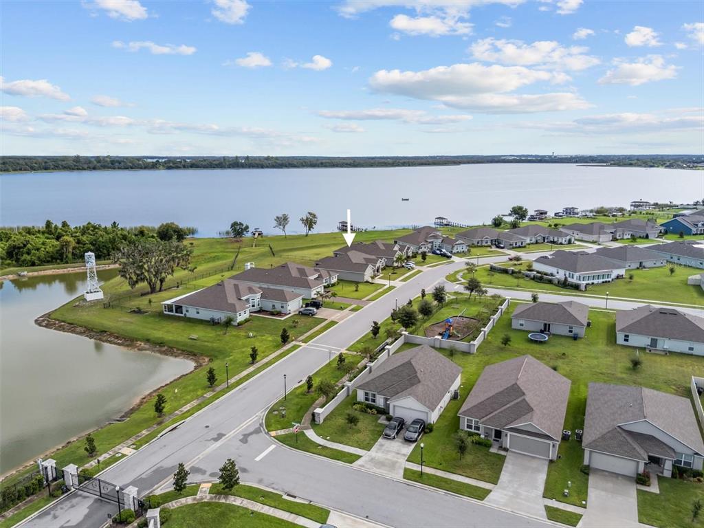 Winter Haven, Florida, 33881, United States, 4 Bedrooms Bedrooms, ,3 BathroomsBathrooms,Residential,For Sale,1957655