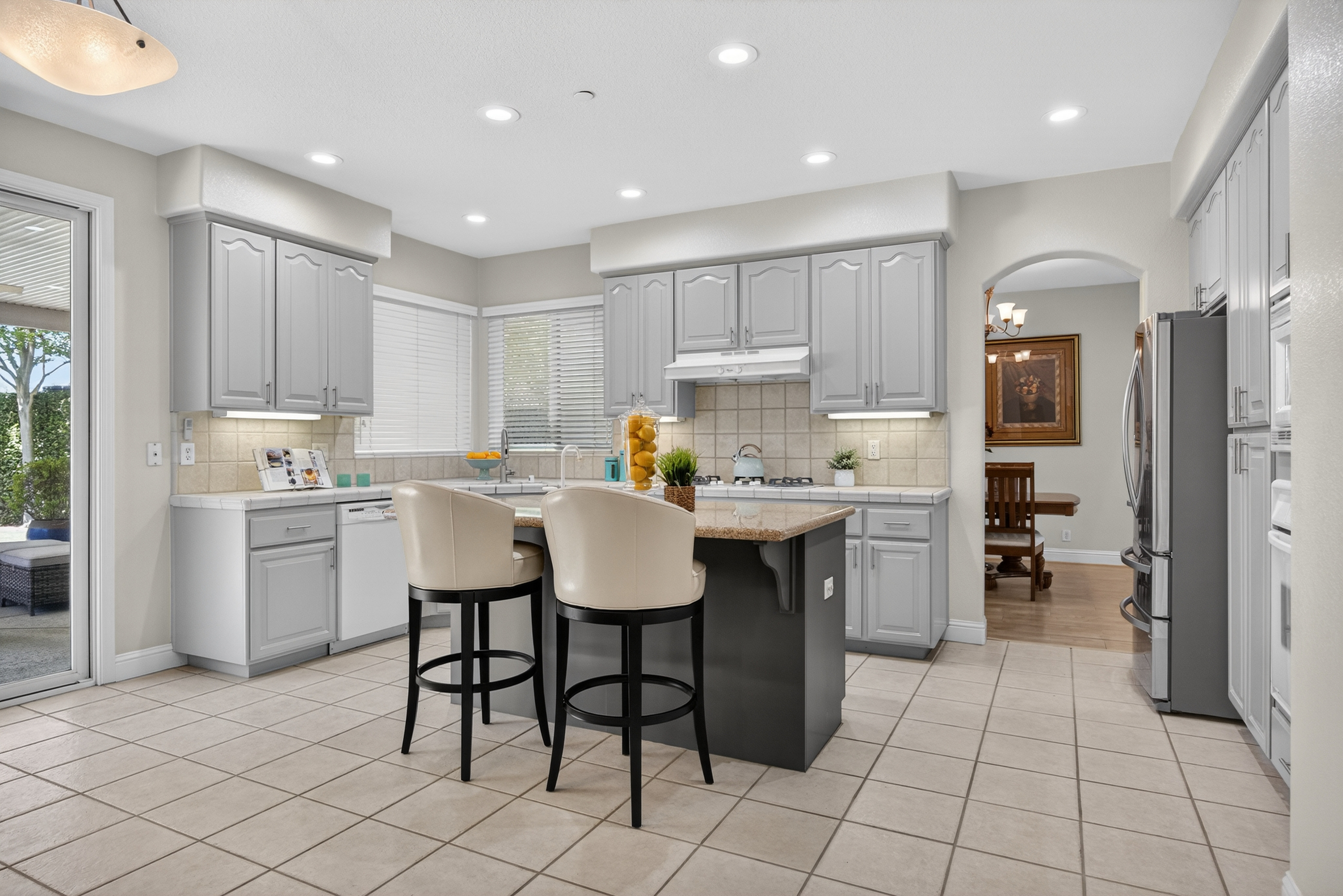  5500 Tierra Gardens Lane, Carmichael, CA 95608 - 物件實景