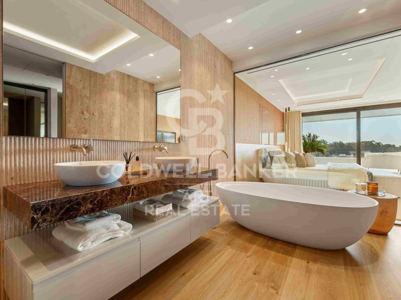 Marbella, Andalusia, ES, 4 Bedrooms Bedrooms, ,4 BathroomsBathrooms,Residential,For Sale,1883039