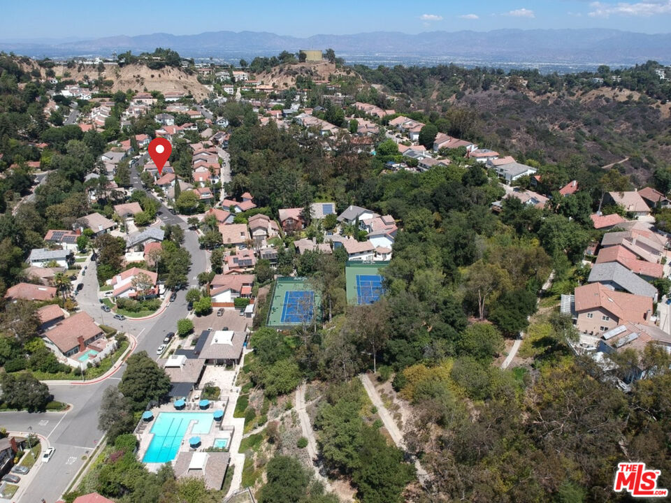 Los Angeles, California, 90077, United States, 3 Bedrooms Bedrooms, ,3 BathroomsBathrooms,Residential,For Sale,1933289