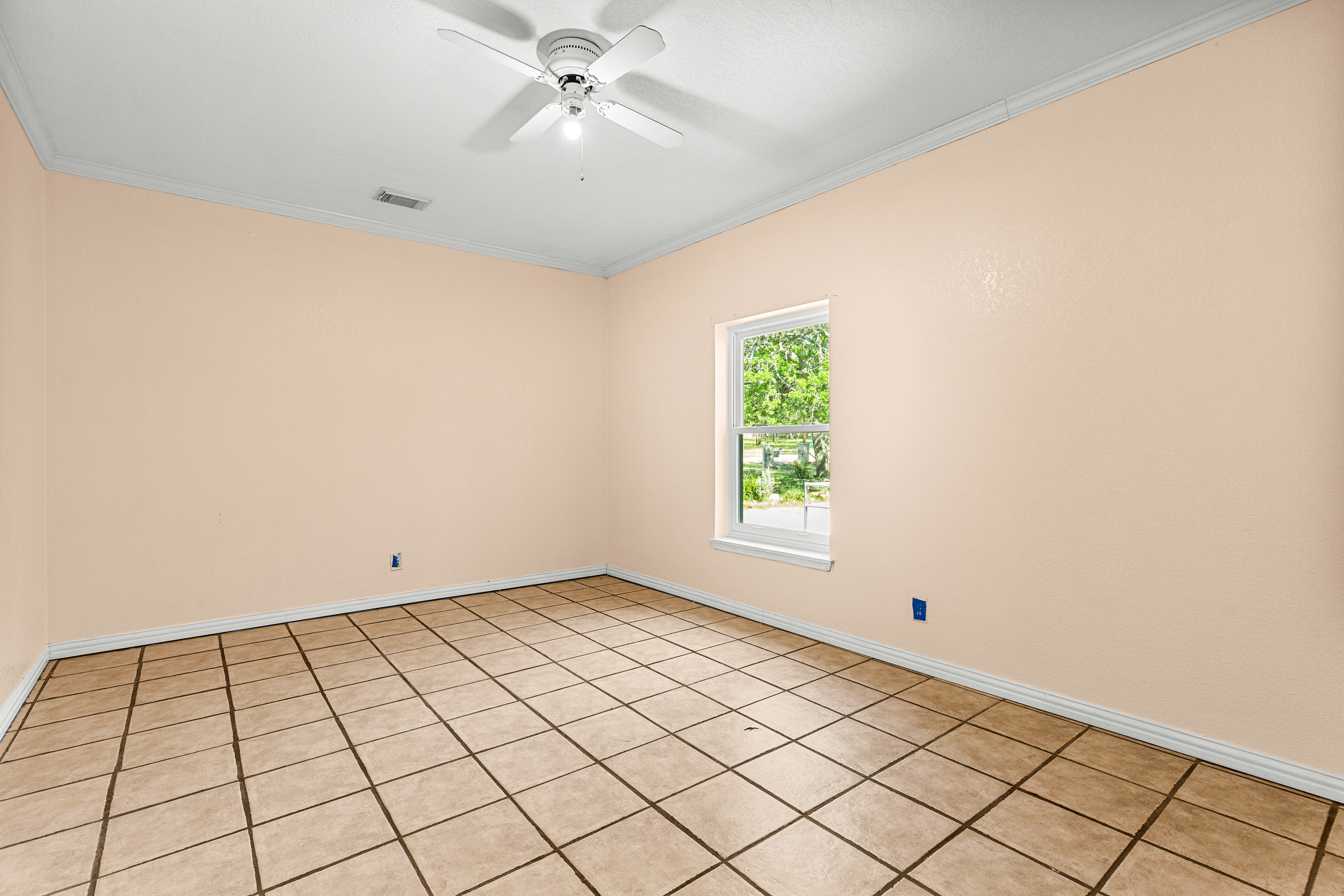 Adkins, Texas, 78101, United States, 4 Bedrooms Bedrooms, ,2 BathroomsBathrooms,Residential,For Sale,1979790