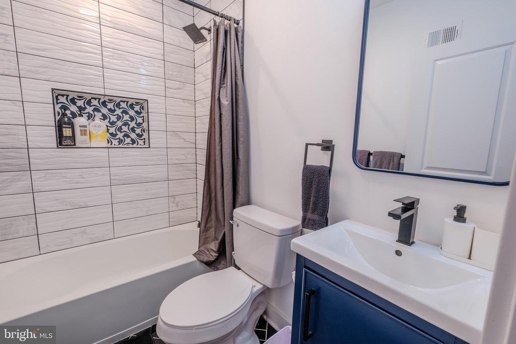 Washington, District of Columbia, 20011, United States, 4 Bedrooms Bedrooms, ,4 BathroomsBathrooms,Residential,For Sale,1895045