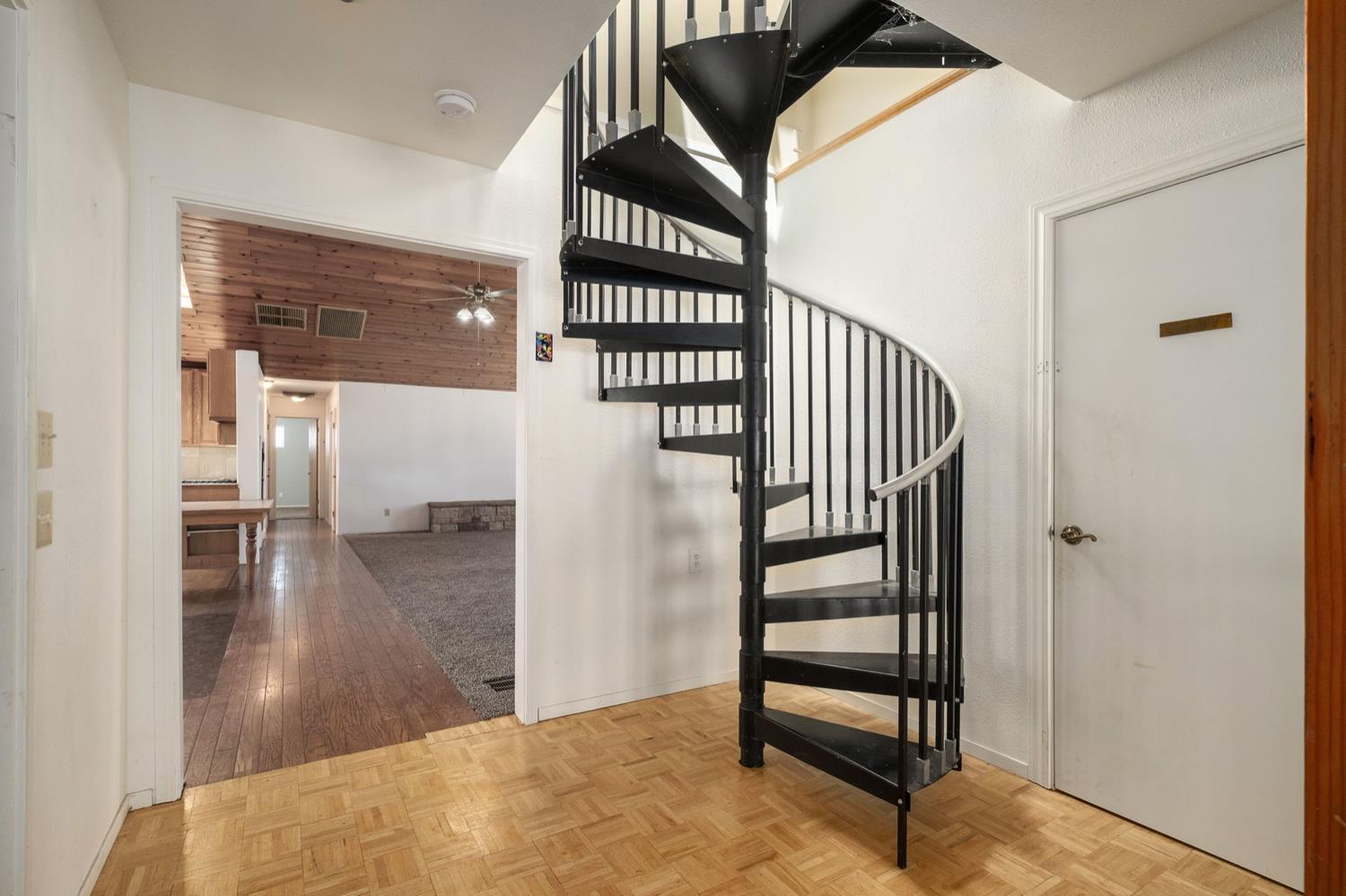 Raymond, California, 93653, United States, 3 Bedrooms Bedrooms, ,3 BathroomsBathrooms,Residential,For Sale,1977626