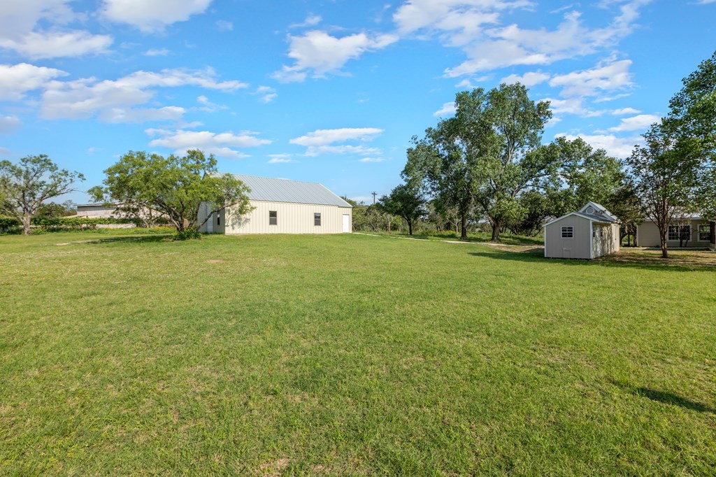 405 405 Frederick Rd, Fredericksburg, Texas, 78624, United States, 5 Bedrooms Bedrooms, ,5 BathroomsBathrooms,Residential,For Sale,405 405 Frederick Rd,1413377