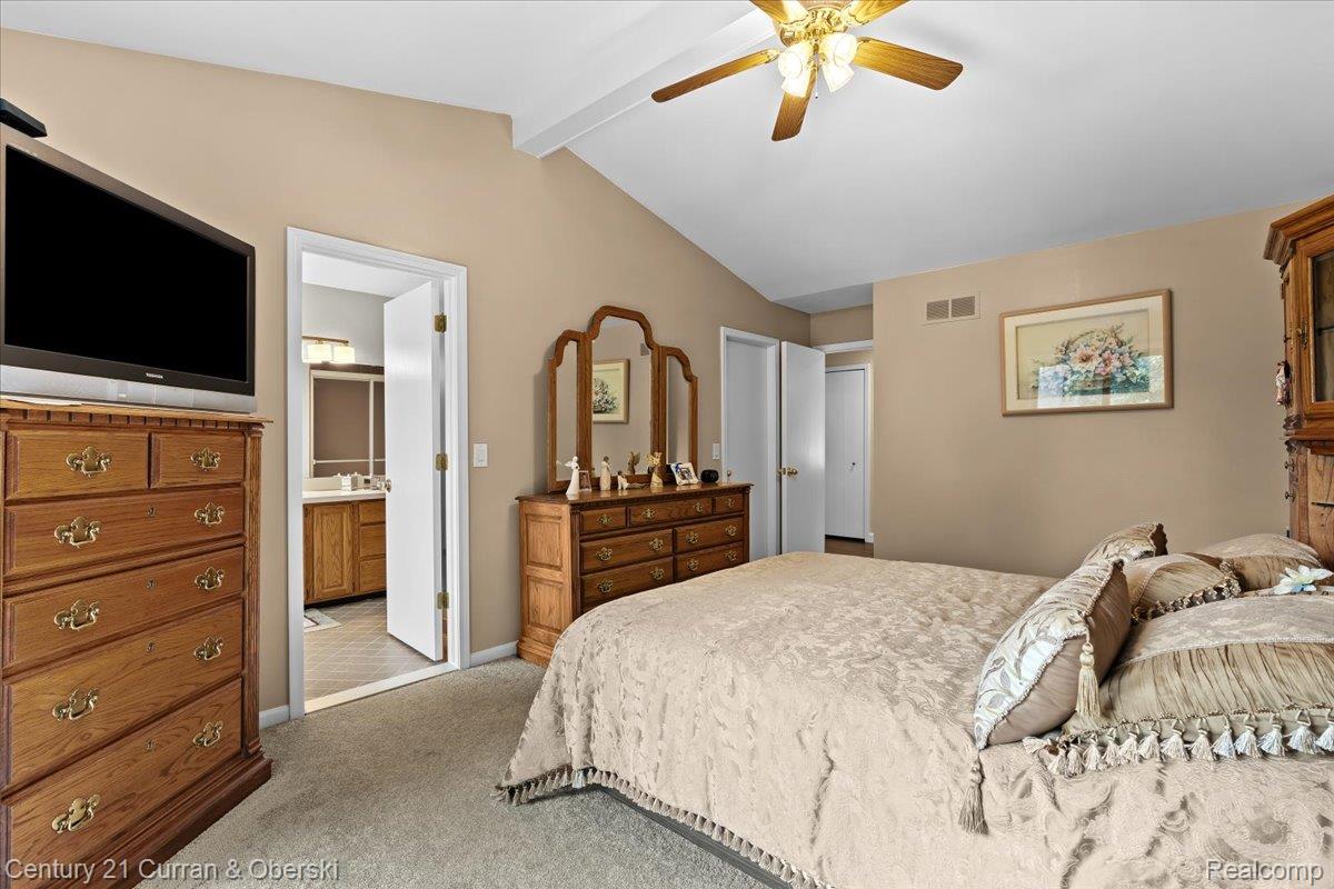 Northville, Michigan, 48168, United States, 3 Bedrooms Bedrooms, ,4 BathroomsBathrooms,Residential,For Sale,1921714