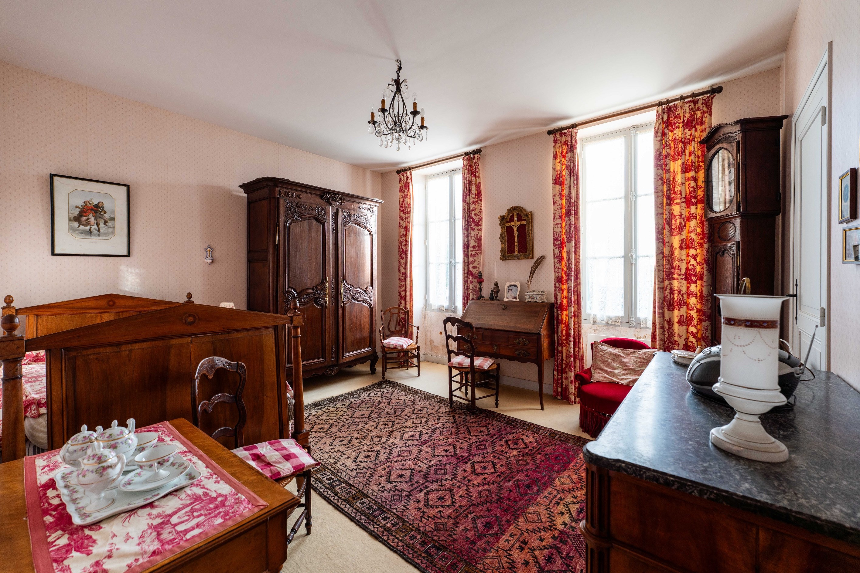  TOWNHOUSE IN THE HEART OF ST PIERRE D