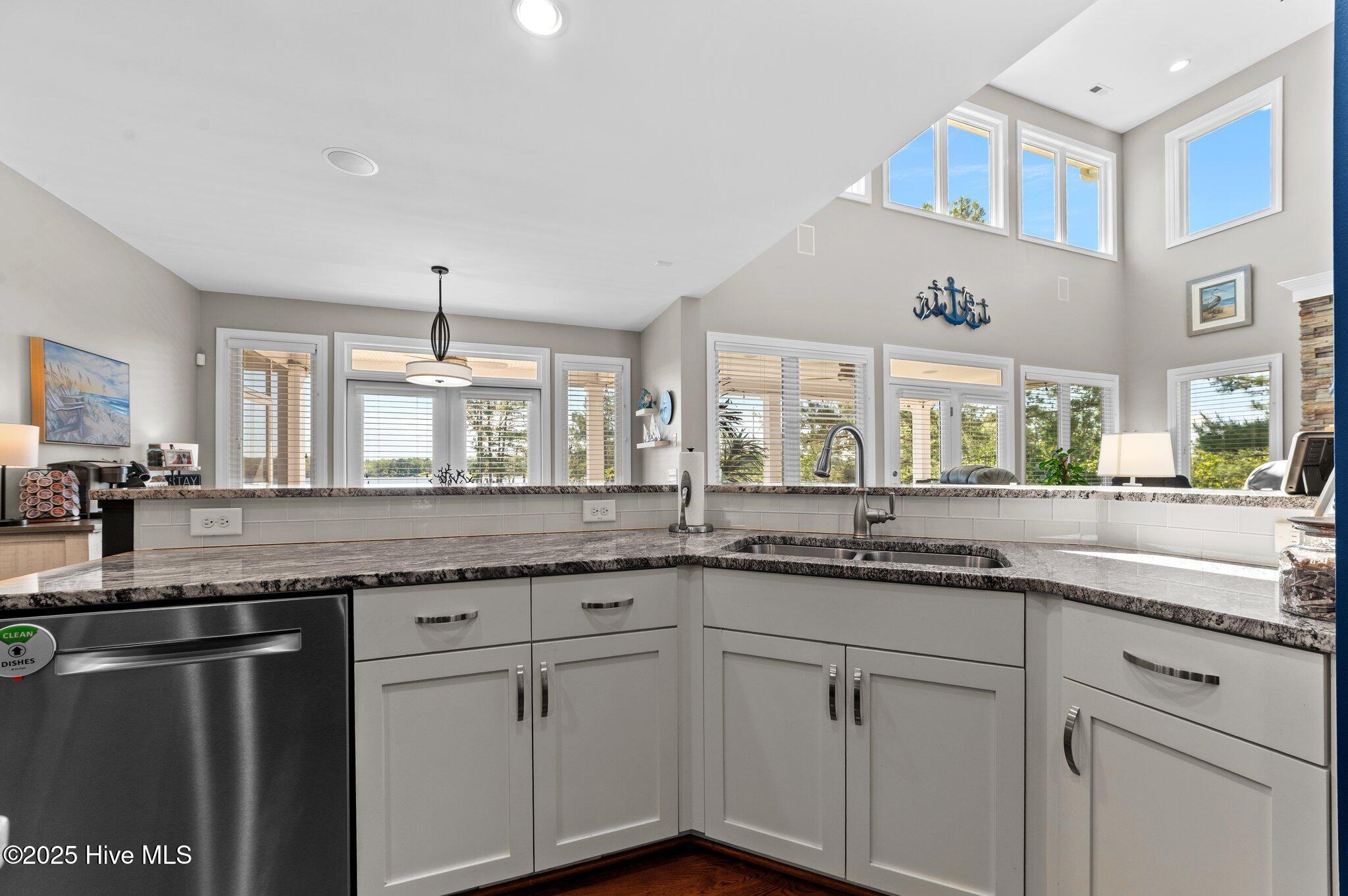 Chocowinity, North Carolina, 27817, United States, 4 Bedrooms Bedrooms, ,5 BathroomsBathrooms,Residential,For Sale,1827727