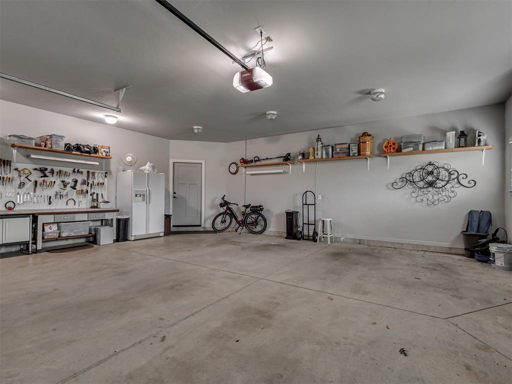Mustang, Oklahoma, 73064, United States, 4 Bedrooms Bedrooms, ,4 BathroomsBathrooms,Residential,For Sale,1908407