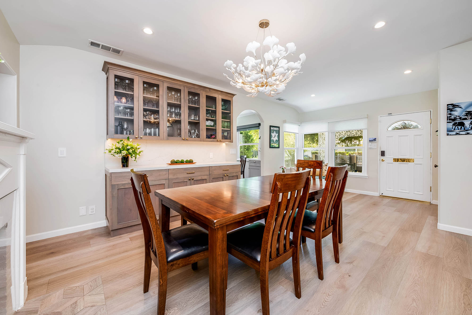  5320 Irvine Avenue - 物件實景