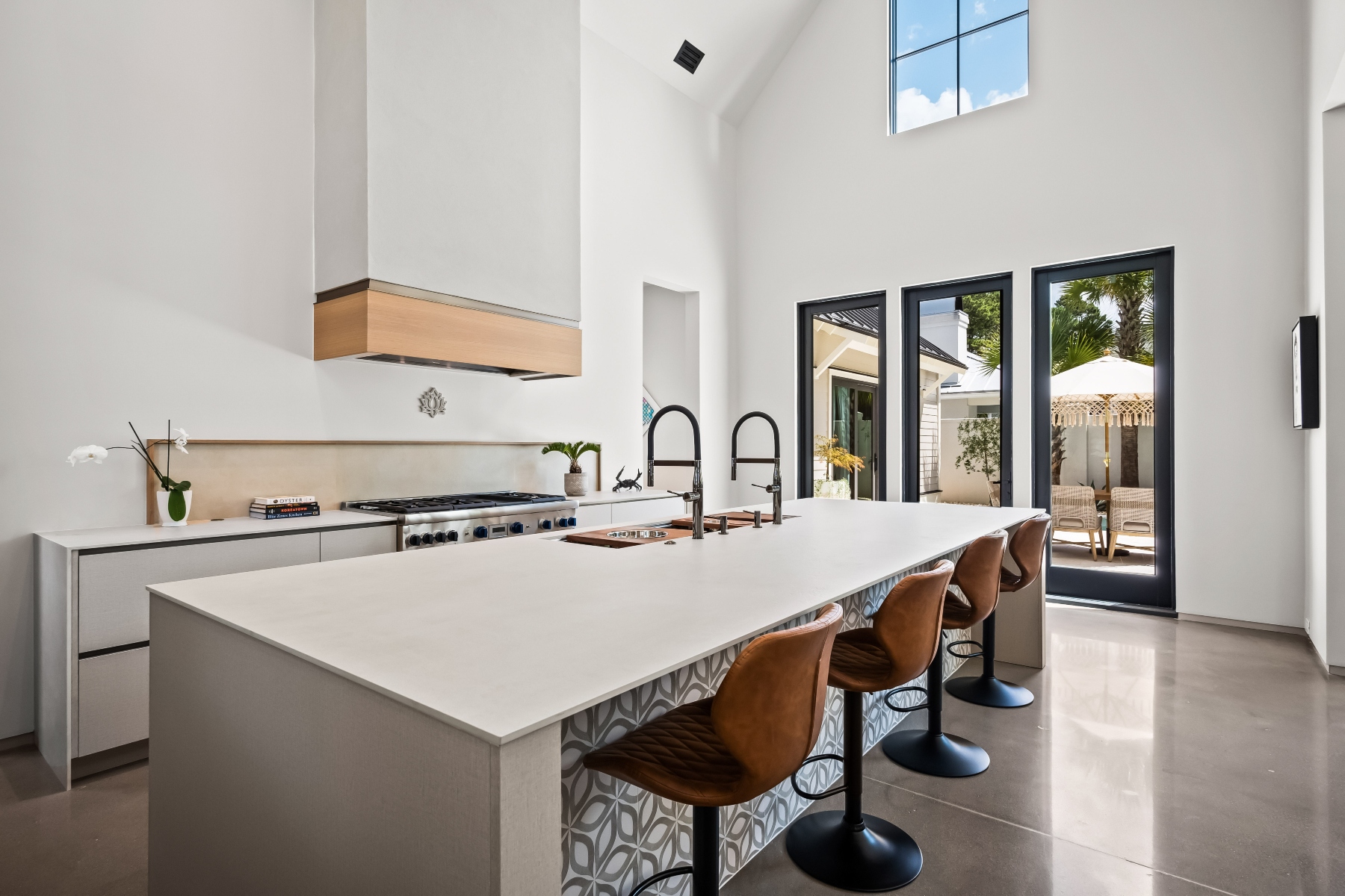  700 Stucco Lane, Mount Pleasant - 物件實景