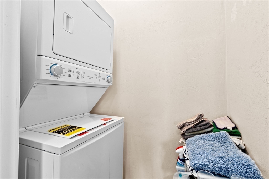 Boston, Massachusetts, 02121, United States, 11 Bedrooms Bedrooms, ,3 BathroomsBathrooms,Residential,For Sale,1998494