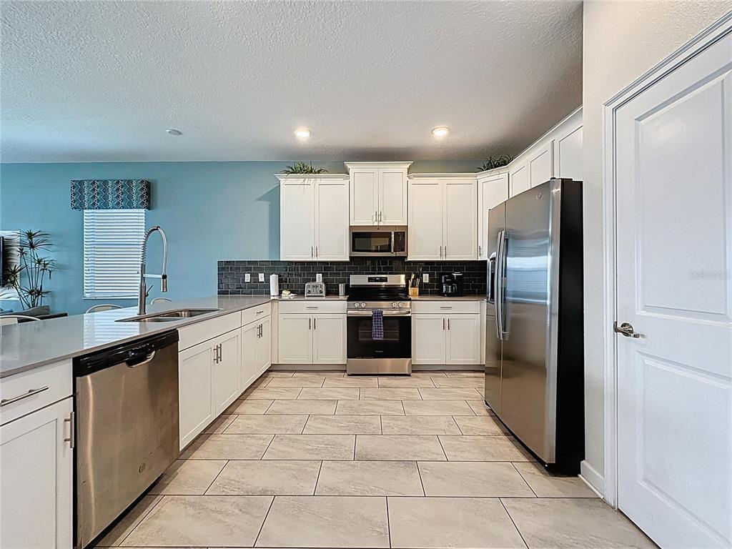 Davenport, Florida, 33896, United States, 8 Bedrooms Bedrooms, ,5 BathroomsBathrooms,Residential,For Sale,1992116