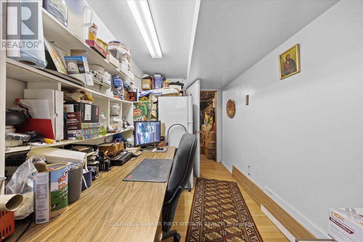 Ottawa, Ontario, K2B 6B9, CA, 7 Bedrooms Bedrooms, ,3 BathroomsBathrooms,Residential,For Sale,1903651