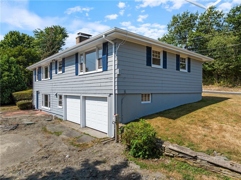 Portsmouth, Rhode Island, 02871, United States, 3 Bedrooms Bedrooms, ,2 BathroomsBathrooms,Residential,For Sale,1974528