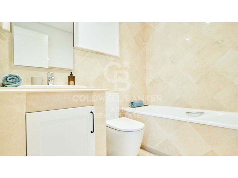 Marbella, Andalusia, ES, 2 Bedrooms Bedrooms, ,2 BathroomsBathrooms,Residential,For Sale,1940826