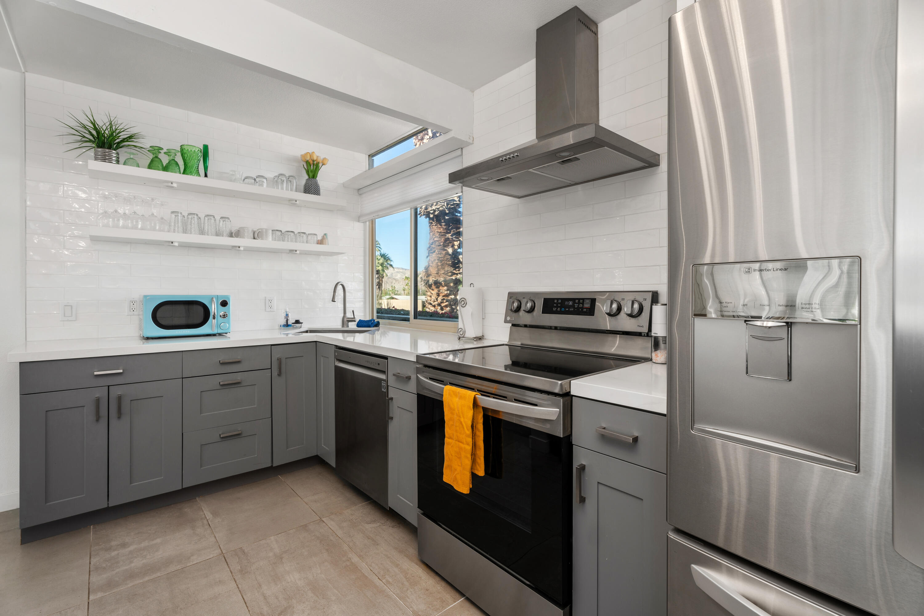 Palm Desert, California, 92260, United States, 2 Bedrooms Bedrooms, ,1 BathroomBathrooms,Residential,For Sale,1994771