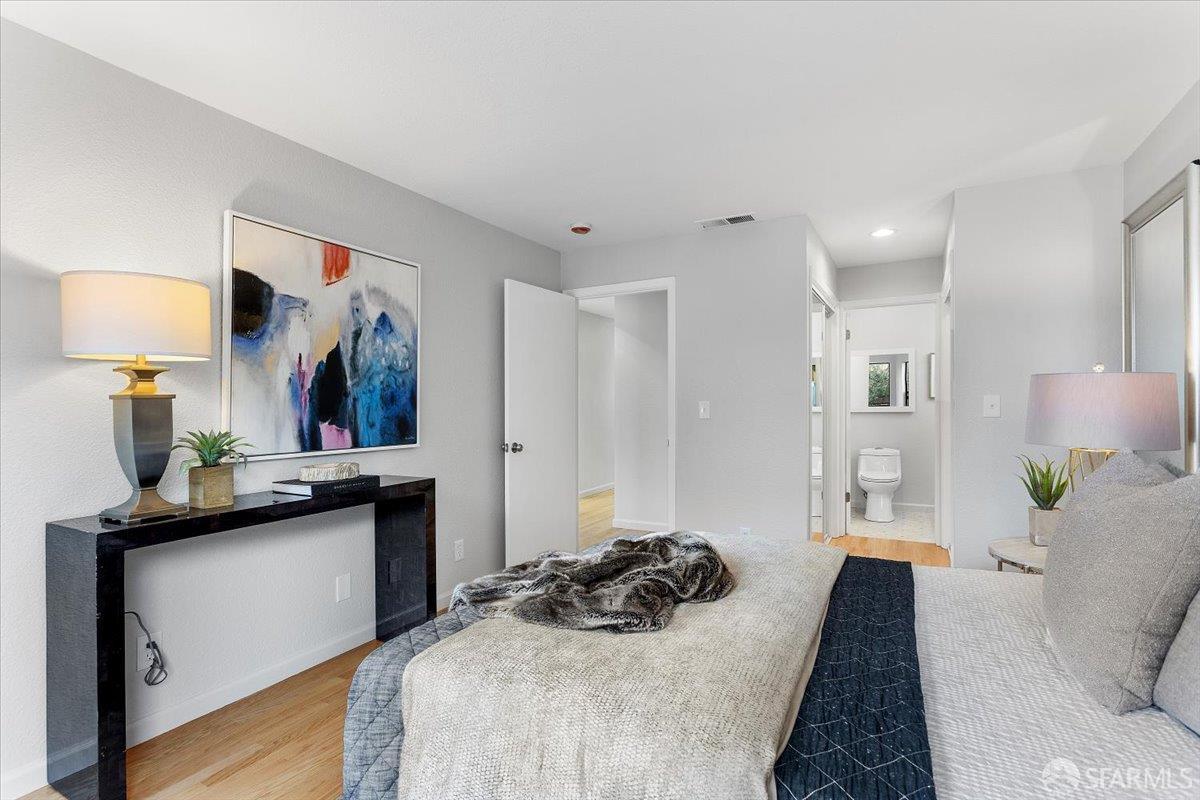 San Francisco, California, 94124, United States, 3 Bedrooms Bedrooms, ,2 BathroomsBathrooms,Residential,For Sale,2001801