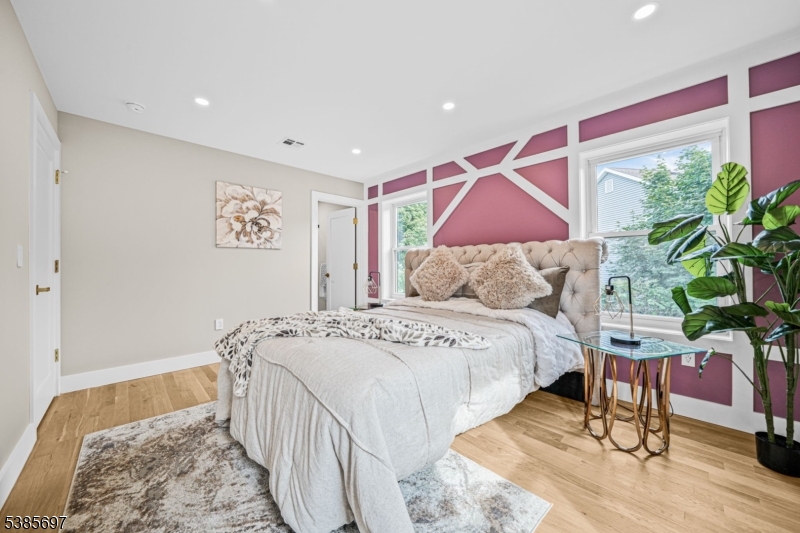 Maplewood Twp., New Jersey, 07040, United States, 4 Bedrooms Bedrooms, ,4 BathroomsBathrooms,Residential,For Sale,1950827