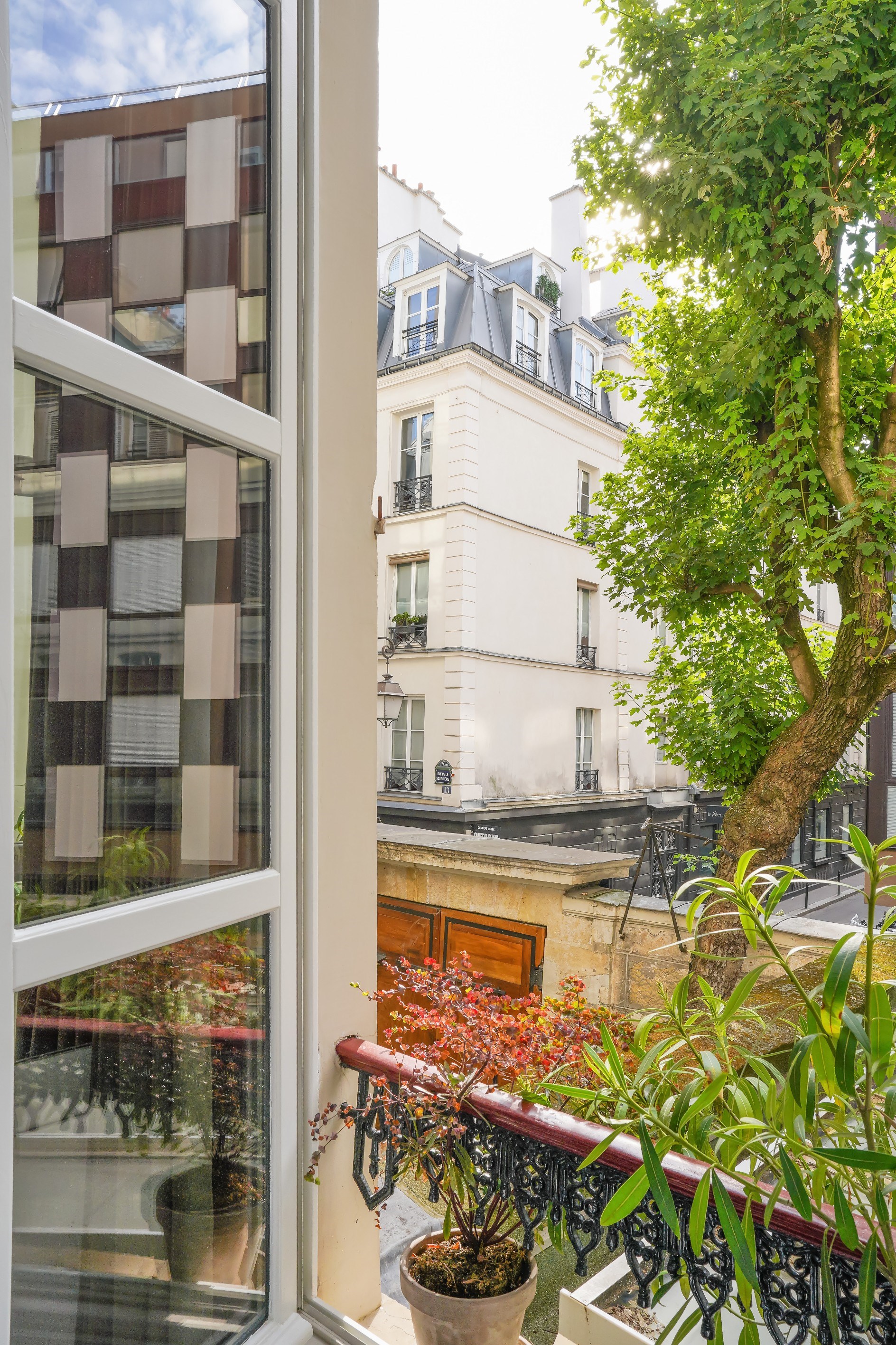  FOR SALE - Marché St honoré - 75001 PARIS - Apartment in a 18th Century